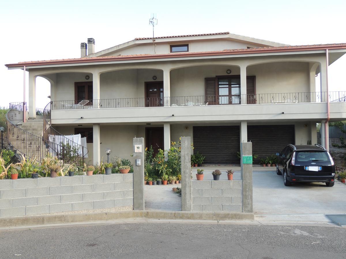 Il Nuraghe Bed & Breakfast Uras Bagian luar foto